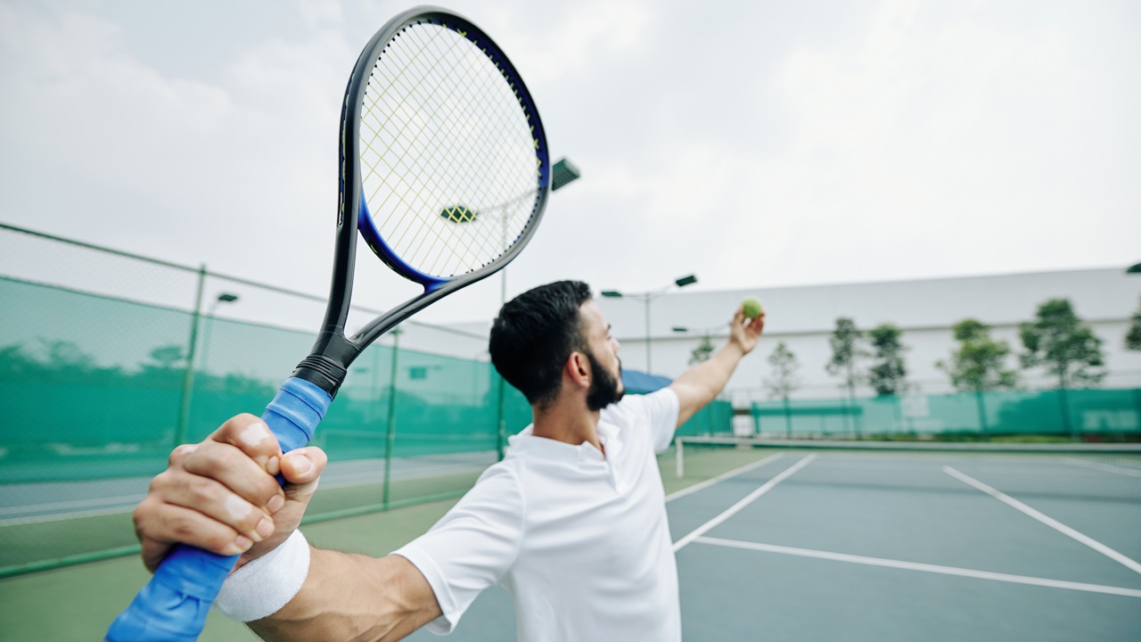 cach-chon-can-vot-tennis-trong-luong.jpg