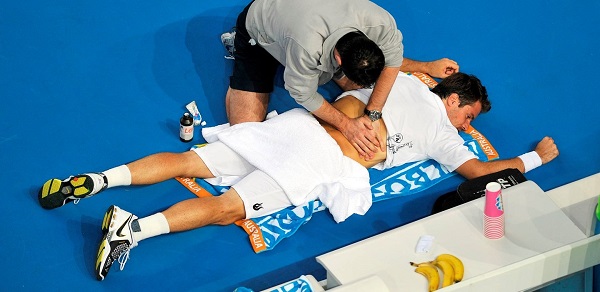 Chan-thuong-khi-choi-tennis-thuong-gap-va-cach-dieu-tri-va-phong-ngua-1.jpg