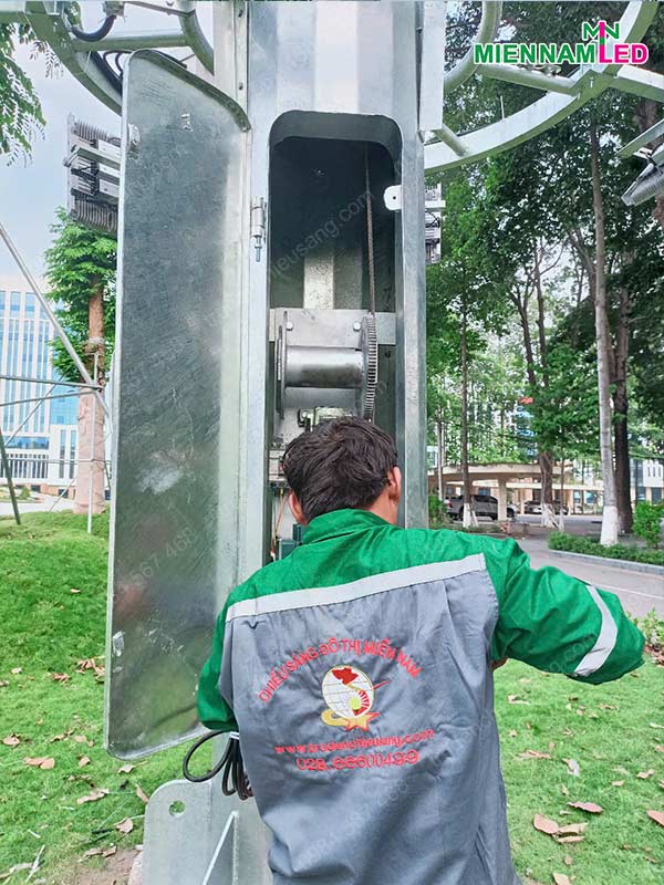 cot-gian-den-nang-ha.jpg