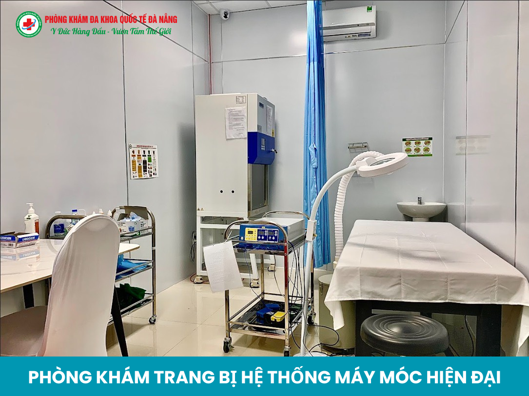 trang-thiet-bi-tai-phong-kham-1.png