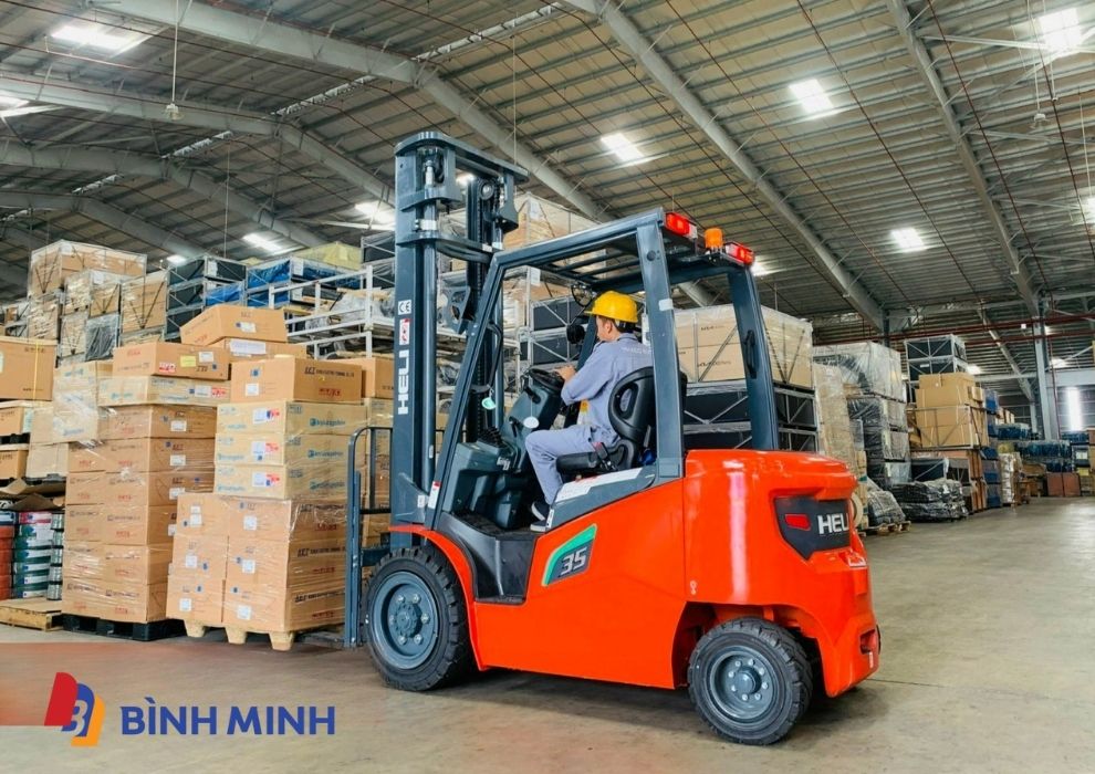 xe-nang-dien-3.5-tan-heli-de-dang-van-hanh.jpg